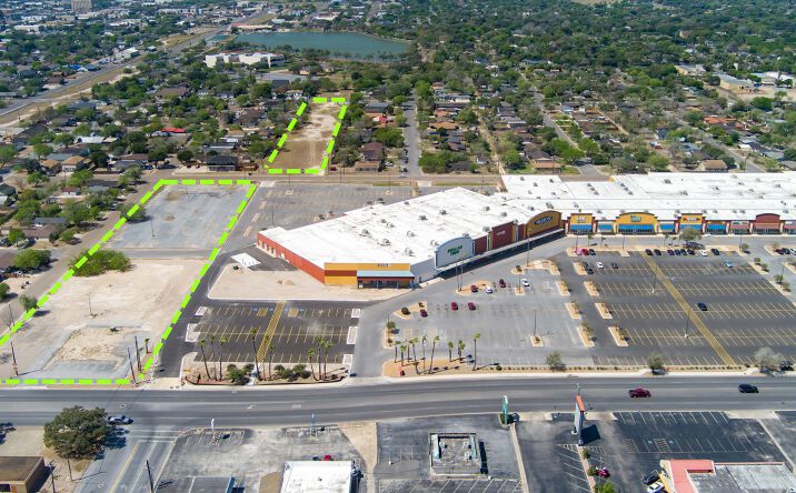 Pictures of Retail, Multifamily, Land property located at 621 North 13th Street, Harlingen, TX 78550 for sales - image #1
