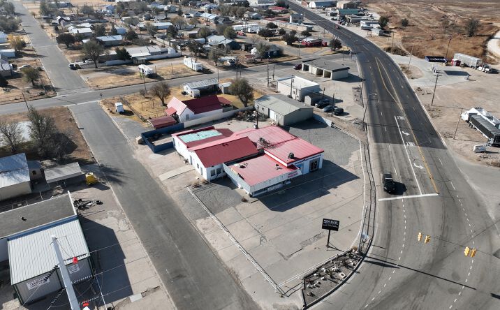 Pictures of Retail property located at 501 Kenneth, Spearman, TX 79081 for sales - image #1