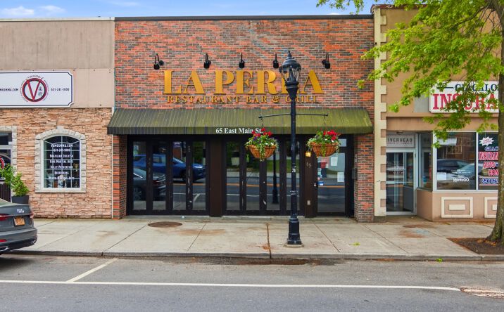 Pictures of Retail property located at 65 E MAIN ST, RIVERHEAD, NY 11901-2422 for sales - image #1