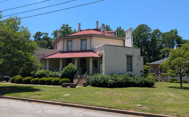 Pictures of Multifamily property located at 101 Woodrow Street, Laurens, SC 29360 for sales - image #1