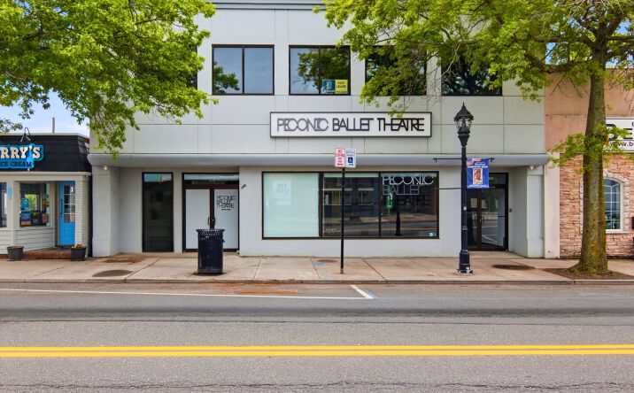 Pictures of Retail, Office property located at 71 E MAIN ST, RIVERHEAD, NY 11901-2422 for sales - image #1