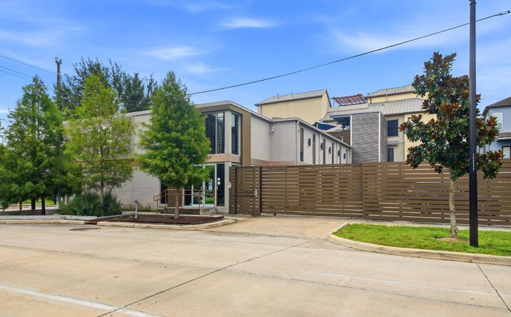 Pictures of Office property located at 2301 Caroline Street, Houston, TX 77004 for sales - image #1