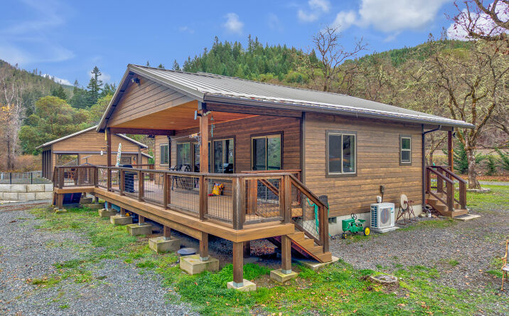 Pictures of Multifamily property located at 4696 Cow Creek Road, Riddle, OR 97469 for sales - image #1