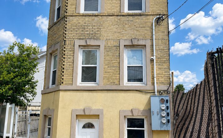Pictures of Retail, Multifamily property located at 233 Malvern Street, Newark, NJ 07105 for sales - image #1
