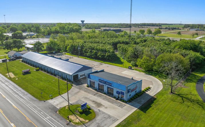 Pictures of Retail property located at 1749 West Main Street, Greenfield, IN 46140 for sales - image #1