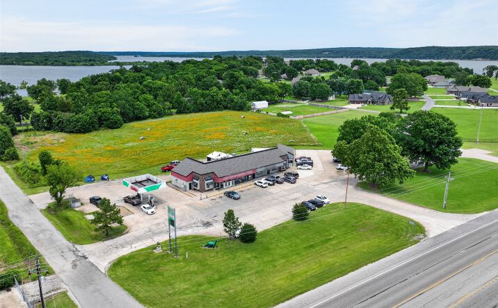 Pictures of Retail, Mixed Use property located at 96 Lakeland Drive, Pryor, OK 74361 for sales - image #1