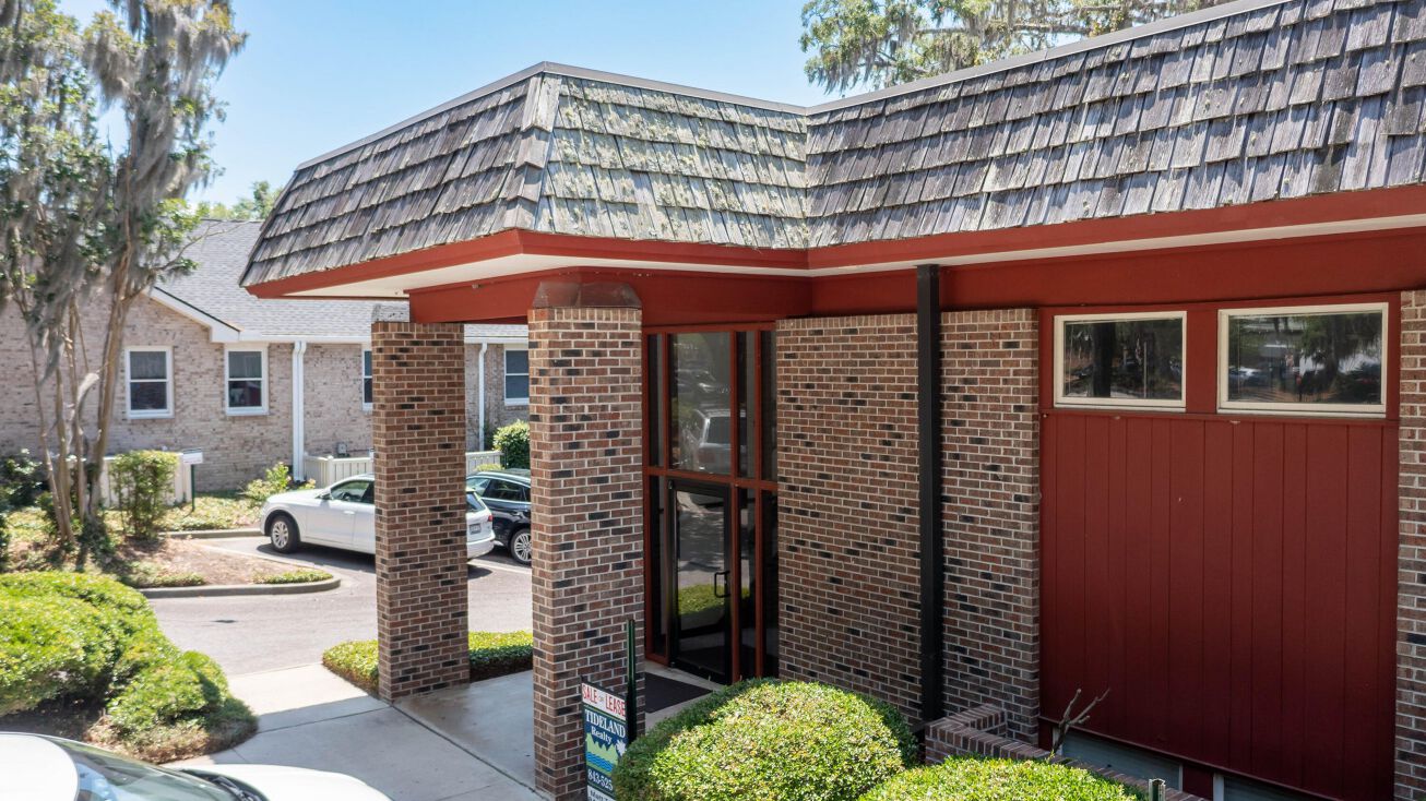 960 Ribaut Rd, Beaufort, SC 29902