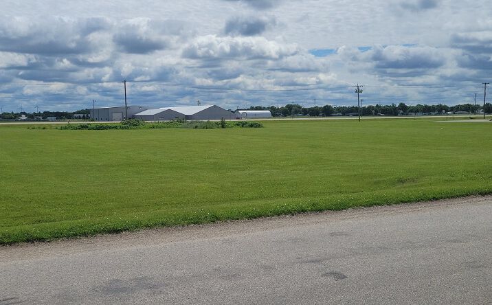 Pictures of Land property located at 1411 Indusrtrial Park Road, Minonk, IL 61760 for sales - image #1