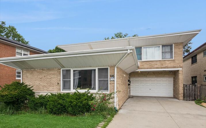Pictures of Multifamily property located at 1465 N Northwest Highway, Park Ridge, IL 60068 for sales - image #1