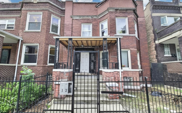 Pictures of Multifamily property located at 3929 W Van Buren Street, Chicago, IL 60624 for sales - image #1