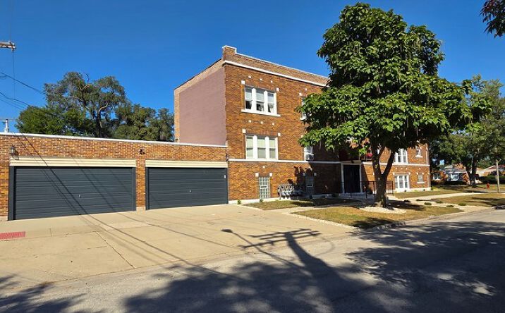 Pictures of Multifamily property located at 4252 Prescott Avenue, Lyons, IL 60534 for sales - image #1