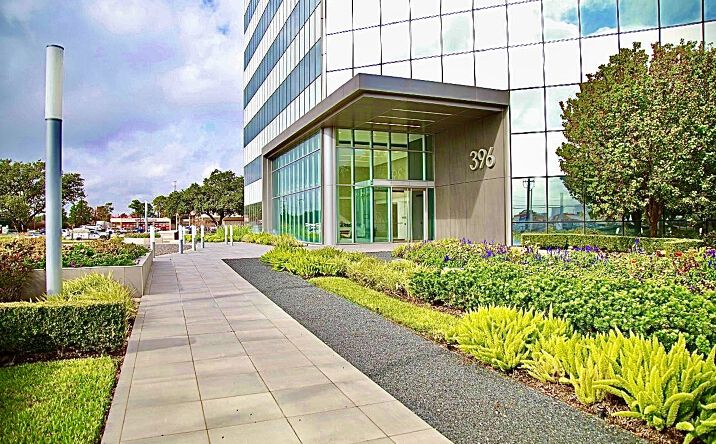 Pictures of Office property located at 396 W GREENS RD, HOUSTON, TX 77067-4530 for sales - image #1