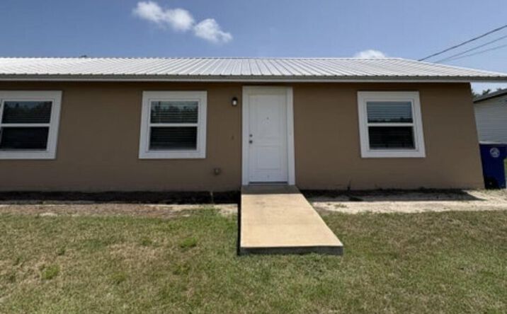Pictures of Multifamily property located at 810 E 25th Street, Panama City, FL 32405 for sales - image #1