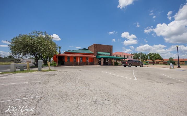 Pictures of Retail, Business for Sale property located at 34 East Avenue D, San Angelo, TX 76903 for sales - image #1