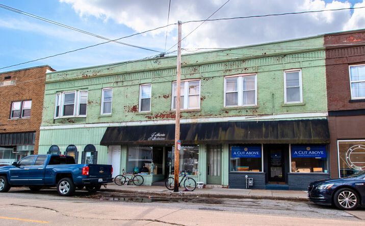 Pictures of Retail, Multifamily, Mixed Use property located at 706 18TH AVE, MOLINE, IL 61265 for sales - image #1