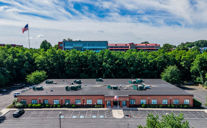 Pictures of Office property located at 4641 Westport Dr, Mechanicsburg, PA 17055 for sales - image #1