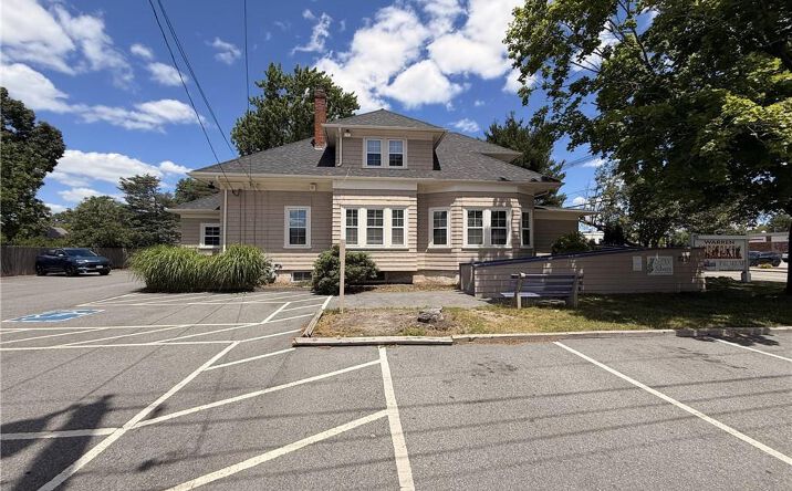 Pictures of Mixed Use, Office property located at 2797 post Road, Warwick, RI 02886 for sales - image #1