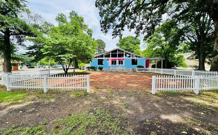 Pictures of Special Purpose, Retail, Office property located at 685 Jeff Davis Drive, Fayetteville, GA 30214 for sales - image #1