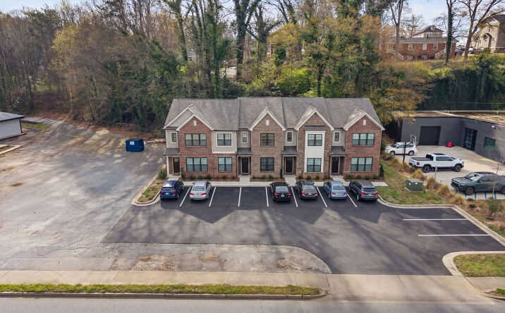 Pictures of Retail, Mixed Use, Land property located at 326 Wade Hampton Boulevard, Greenville, SC 29609 for sales - image #1