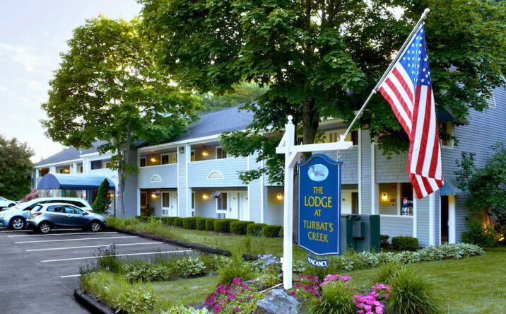 Pictures of Hospitality, Business for Sale property located at 7 Turbats Creek Road, Kennebunkport, ME 04046 for sales - image #1