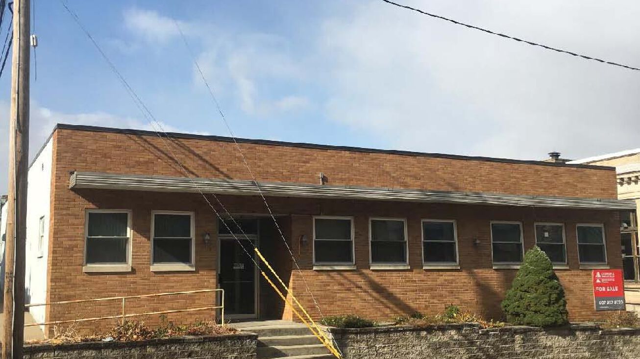 131 Walnut St, Corning, NY 14830