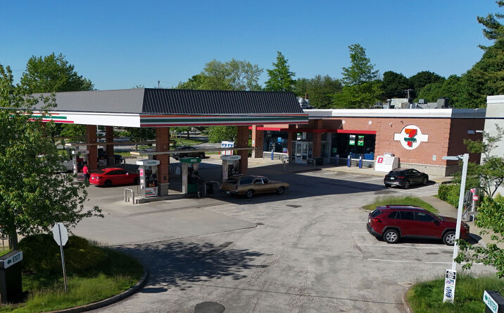 Pictures of Retail property located at 639 Lafayette Road, Hampton, NH 03842 for sales - image #1