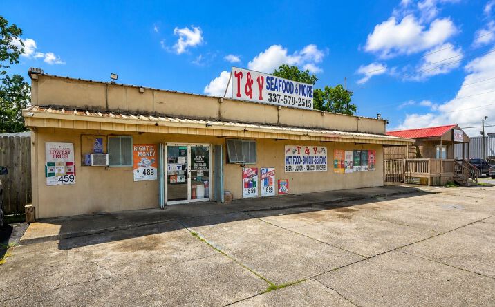 Pictures of Retail property located at 830 CANAL ST, JEANERETTE, LA 70544-5622 for sales - image #1
