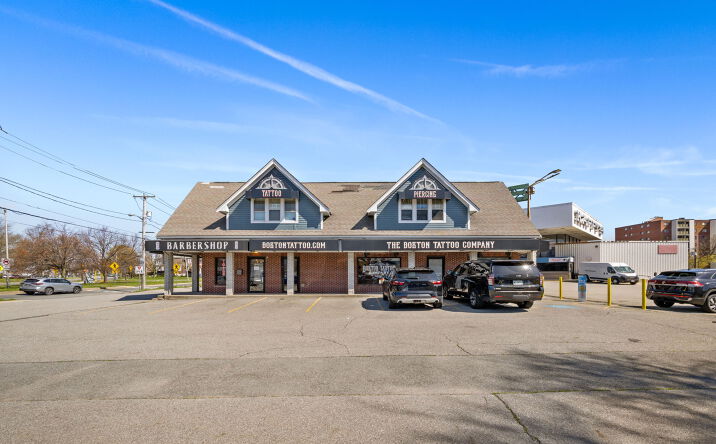 Pictures of Retail property located at 567 Fellsway, Medford, MA 02155 for sales - image #1