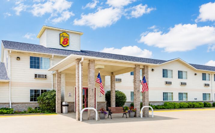 Pictures of Hospitality property located at 1203 S 12th St, Clarinda, IA 51632 for sales - image #1