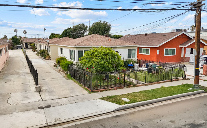 Pictures of Multifamily property located at 10605 Buford Avenue, Inglewood, CA 90304 for sales - image #1