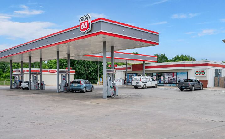 Pictures of Retail property located at 601 South Main Street, Eufaula, OK 74432 for sales - image #1
