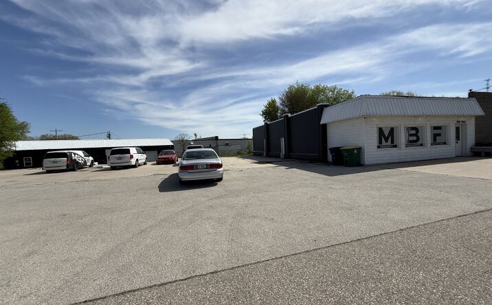 Pictures of Retail, Office, Mixed Use property located at 1148 Velp Avenue, Green Bay, WI 54303 for sales - image #1