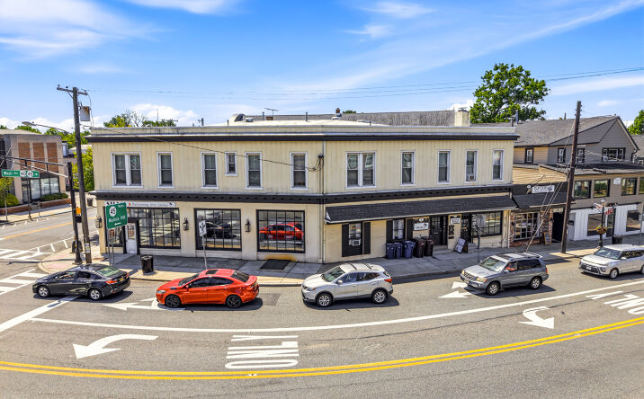 Pictures of Office, Retail, Mixed Use property located at 2 South Main Street, Woodstown, NJ 08098 for sales - image #1