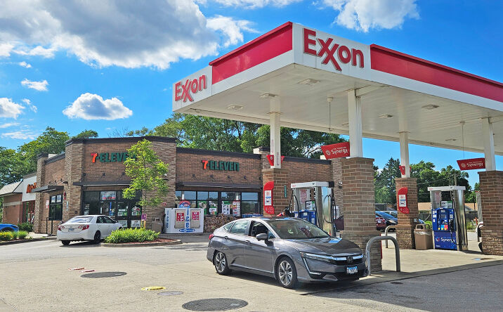 Pictures of Retail property located at 14 N ELMHURST RD, WHEELING, IL 60090 for sales - image #1