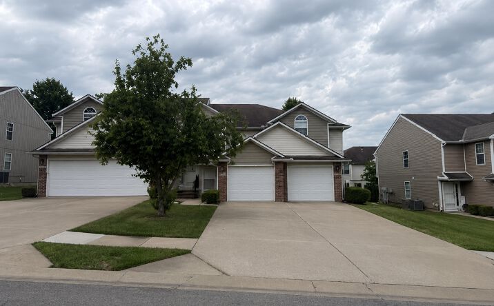 Pictures of Multifamily property located at 10549 E 46TH ST, KANSAS CITY, MO 64133 for sales - image #1