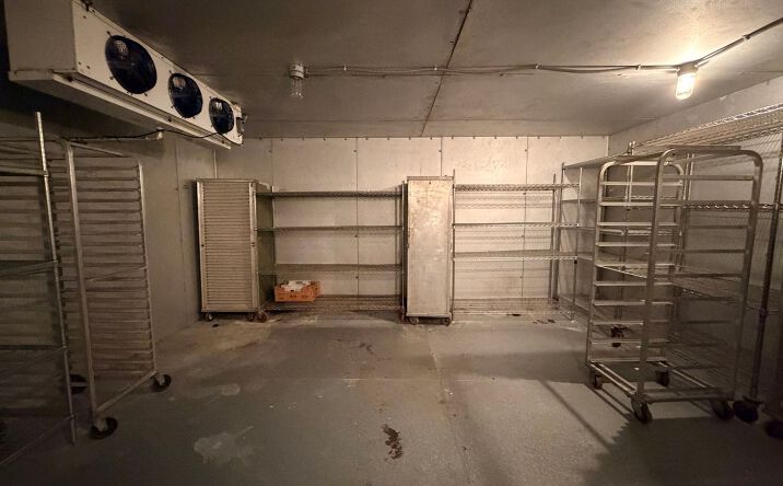 Pictures of Retail property located at 6100 Memphis Avenue, Cleveland, OH 44144 for sales - image #1