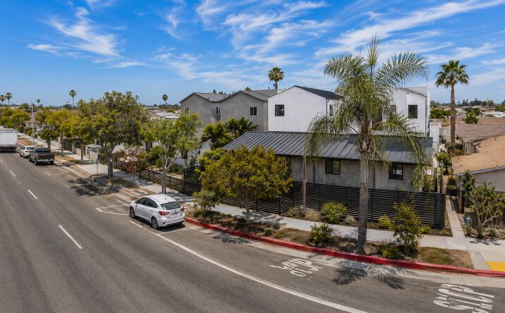 Pictures of Multifamily property located at 3305-3309 Clairemont Mesa Blvd, San Diego, CA 92117 for sales - image #1