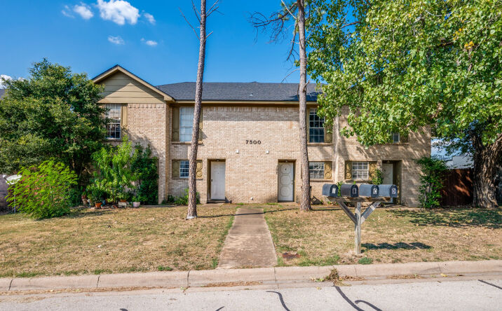 Pictures of Multifamily property located at 7500 CHAPIN RD, FORT WORTH, TX 76116 for sales - image #1