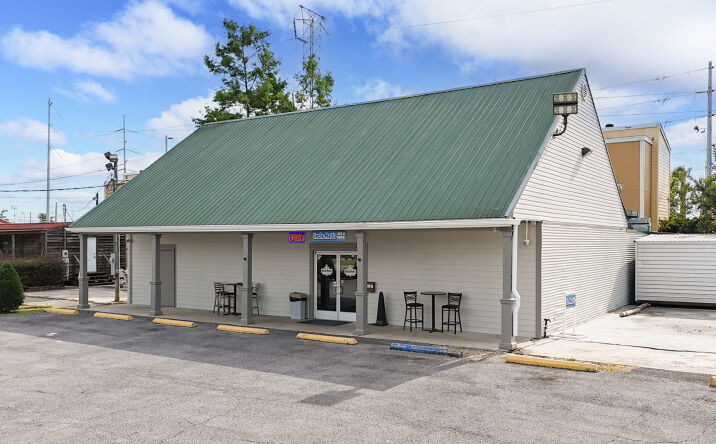 Pictures of Retail property located at 2303 Hickory Avenue, River Ridge, LA 70123 for sales - image #1