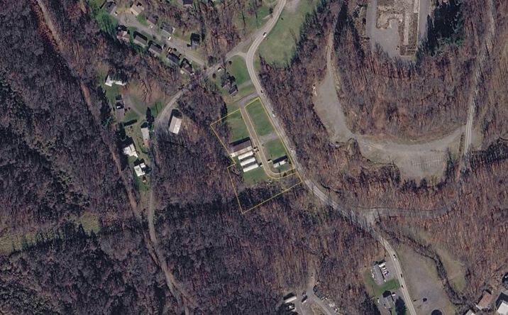 Pictures of Mobile Home Park property located at 434 TUNNELTON ST TRLR, KINGWOOD, WV 26537-1559 for sales - image #1