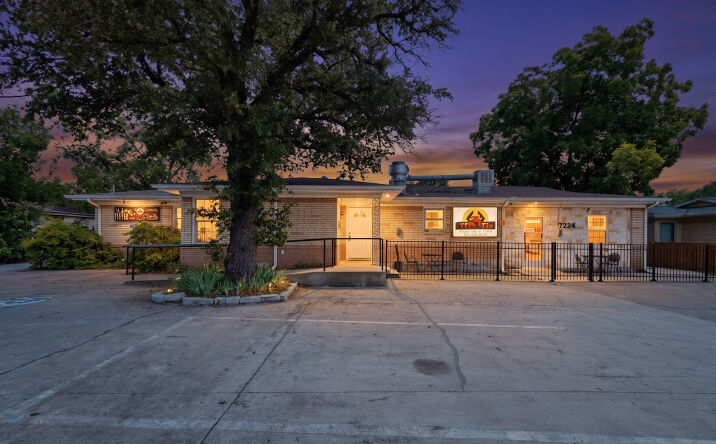 Pictures of Retail property located at 7224 Glenview Drive, Richland Hills, TX 76180 for sales - image #1
