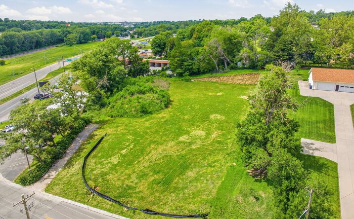 Pictures of Retail, Land property located at 2516 Chandler Road East, Bellevue, NE 68005 for sales - image #1