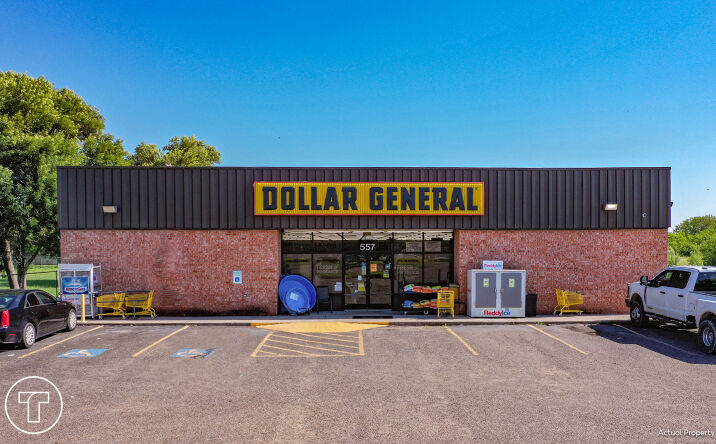 Pictures of Retail property located at 557 E Hidalgo Ave, Raymondville, TX 78580 for sales - image #1