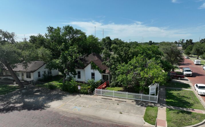Pictures of Office property located at 1701 S Van Buren St, Amarillo, TX 79102 for sales - image #1