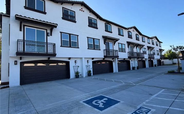 Pictures of Multifamily property located at 1444 W Stoneridge Court, Ontario, CA 91762 for sales - image #1