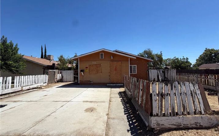 Pictures of Multifamily property located at 711 S G, Madera, CA 93637 for sales - image #1