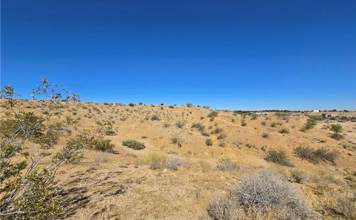 Pictures of Land property located at 11th St 0478-201-21, Victorville, CA 92395 for sales - image #1