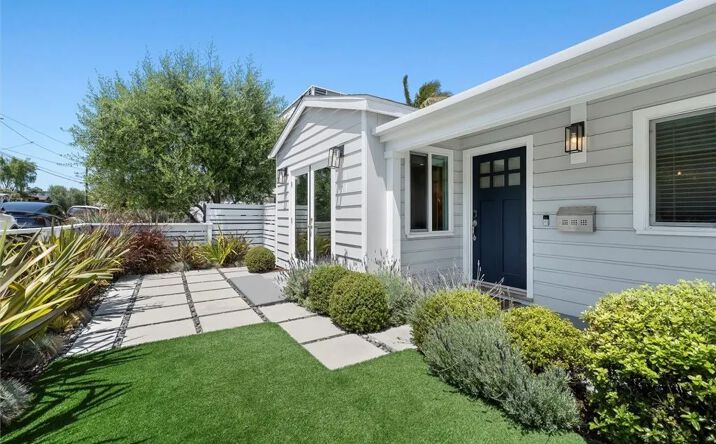 Pictures of Multifamily property located at 1430 Bonnie Brae, Hermosa Beach, CA 90254 for sales - image #1
