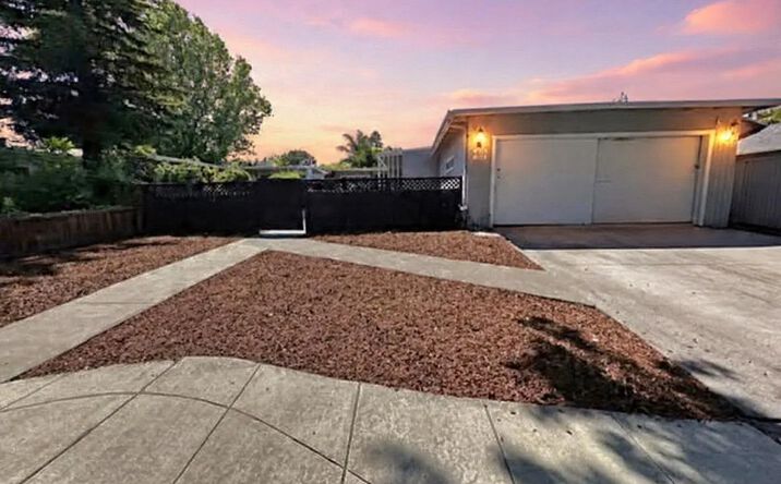 Pictures of Multifamily property located at 1846-1848 Woodside Rd, Redwood City, CA 94061 for sales - image #1