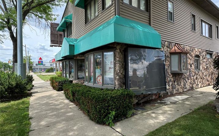 Pictures of Mixed Use, Office, Retail property located at 1128 Eureka Road, Wyandotte, MI 48192 for sales - image #1